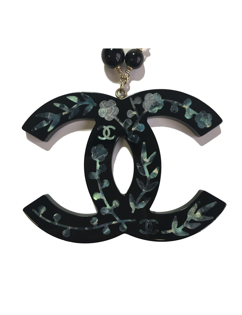Collier CHANEL CC en résine noire incrustée de nacre, perles noires et nacrées