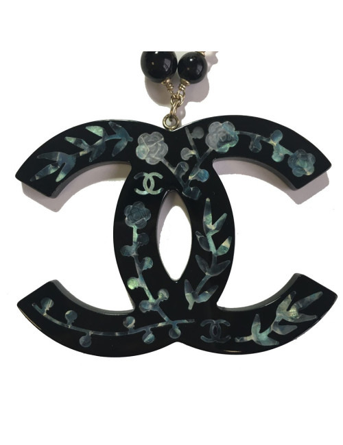 CHANEL CC pendant necklace with gilded metal, black and pearly pearls