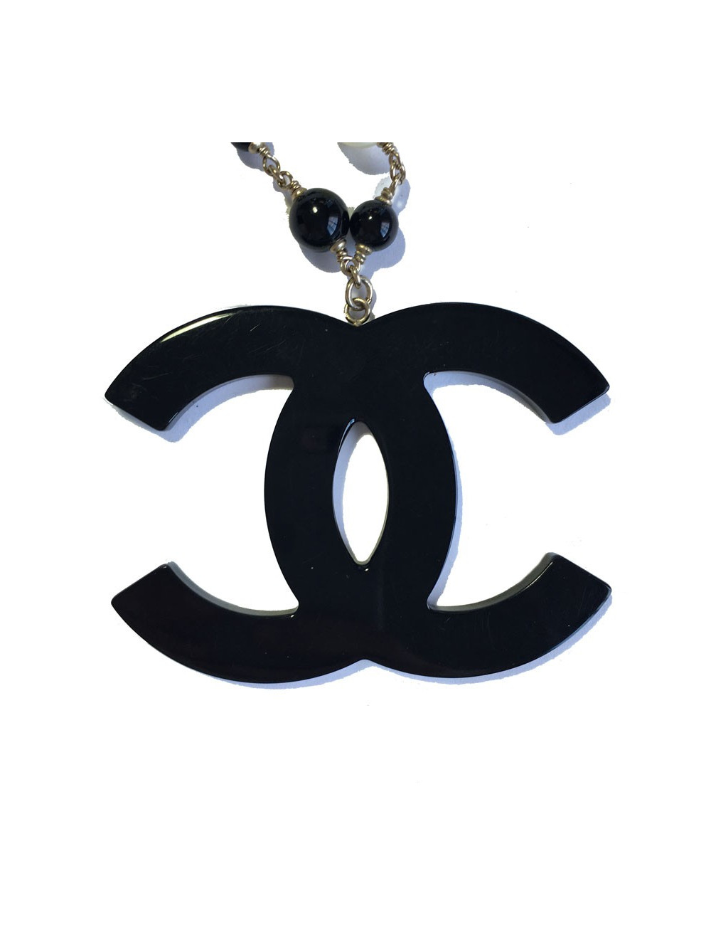 CHANEL CC pendant necklace with gilded metal, black and pearly pearls