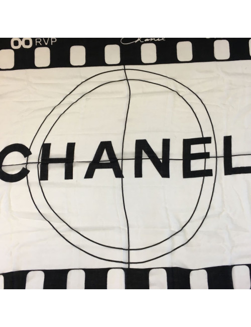 xxx Grand châle CHANEL en cachemire et soie à petites franges noir et ivoire