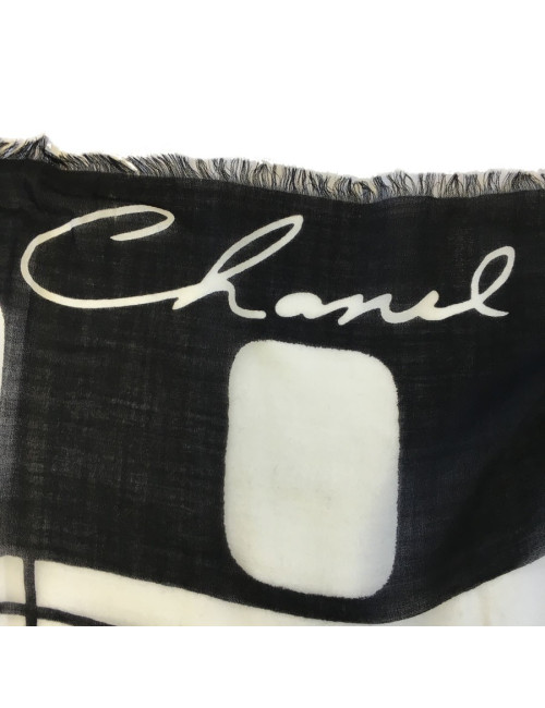 xxx Grand châle CHANEL en cachemire et soie à petites franges noir et ivoire