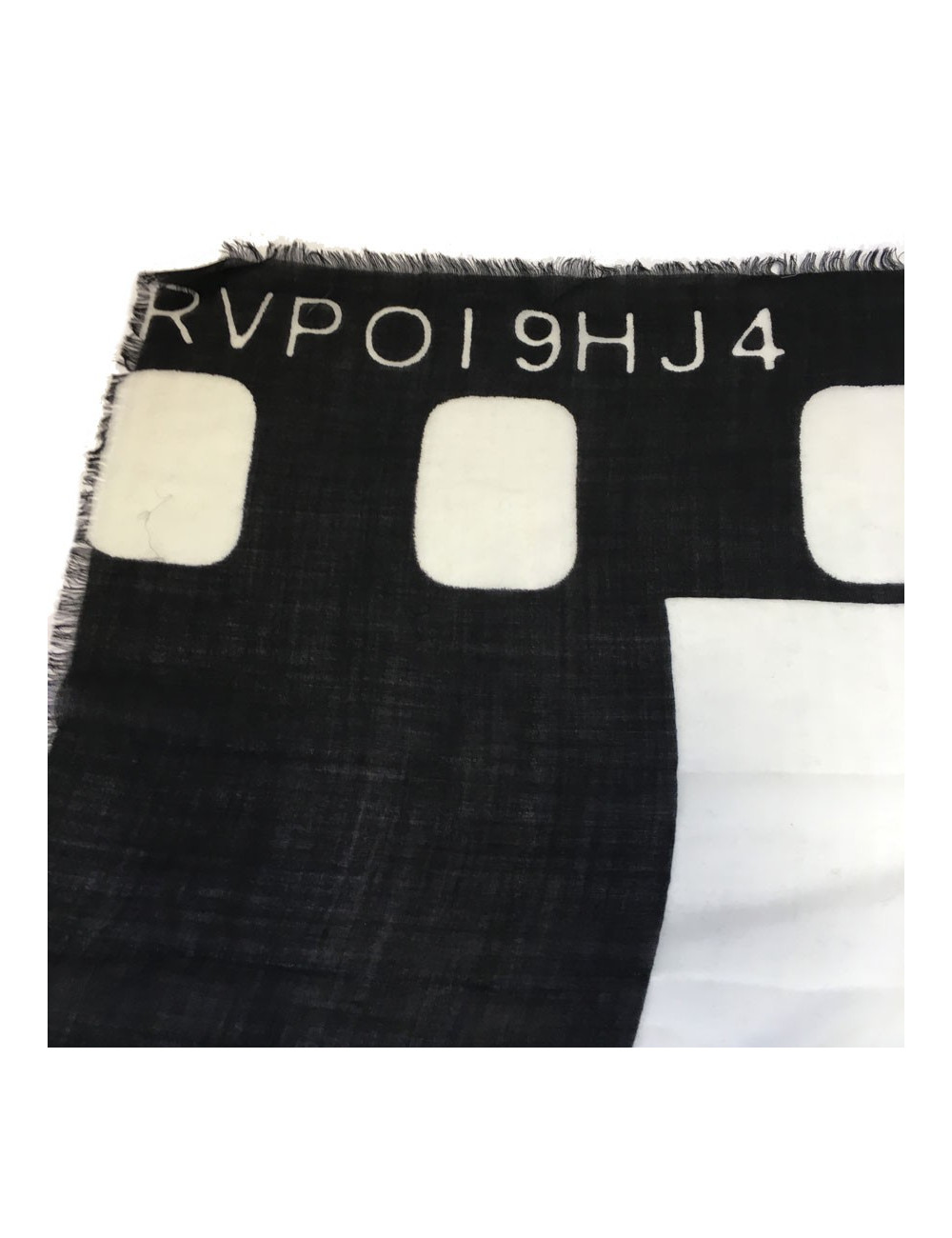 xxx Grand châle CHANEL en cachemire et soie à petites franges noir et ivoire