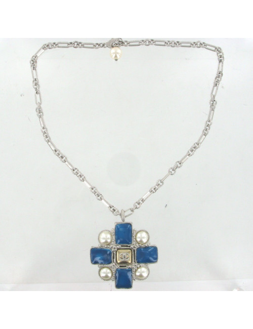 Collier CHANEL croix perles et pâte de verre