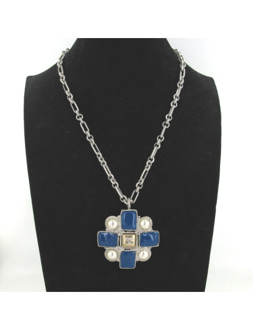 Collier CHANEL croix perles et pâte de verre