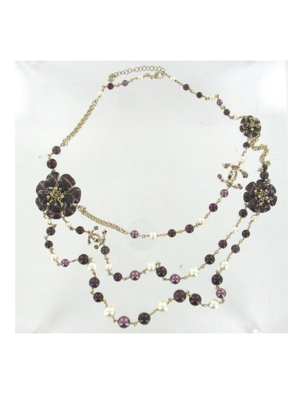 Sautoir CHANEL triple rangs perles et camélias