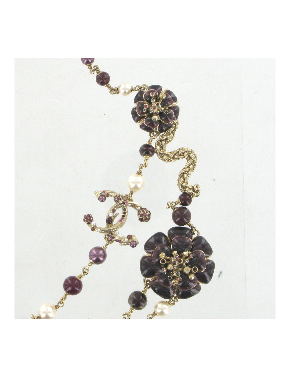 Sautoir CHANEL triple rangs perles et camélias