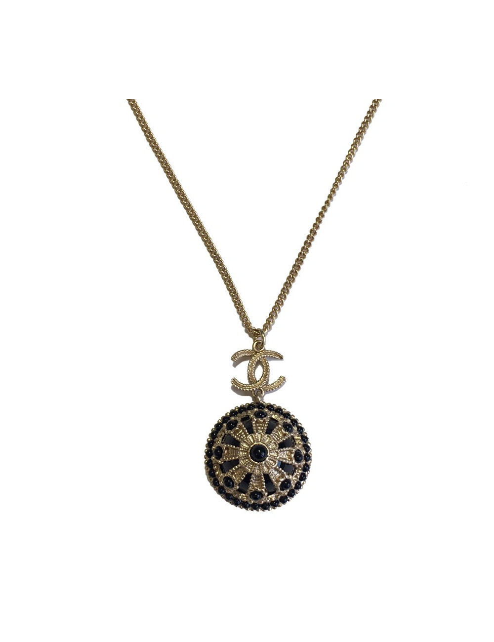 Collier CHANEL en métal doré,  pendentif  serti de petites perles noires