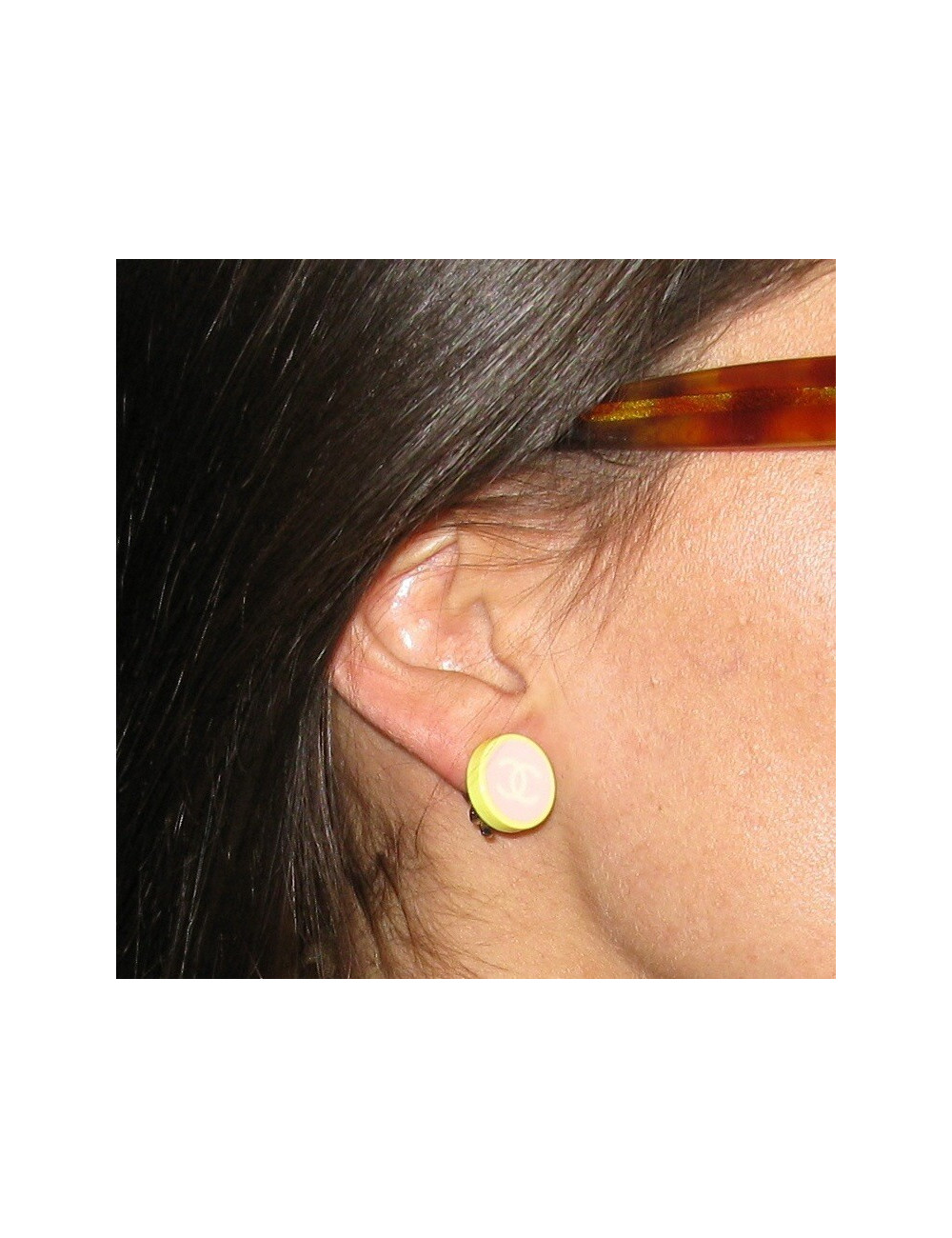Boucles d'oreilles clips jaune et rose CHANEL