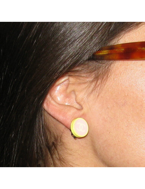 Boucles d'oreilles clips rose et jaune CHANEL
