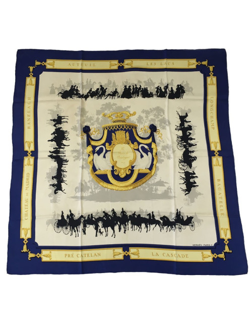 Carré HERMES "Le Bois de Boulogne" en soie bleue, or et ivoire