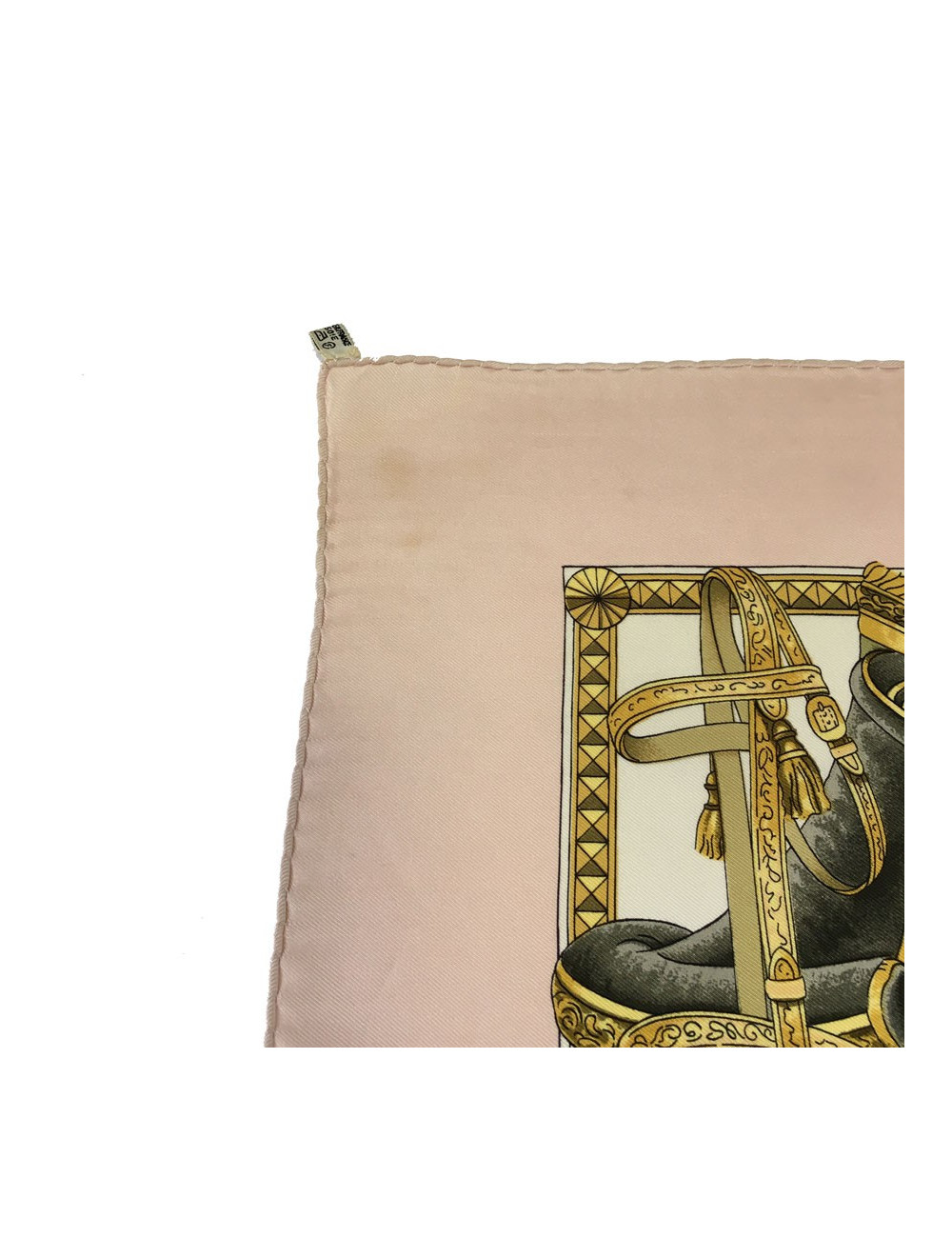 Carré HERMES 'Présentation de chevaux" vintage en soie rose, ivoire et or