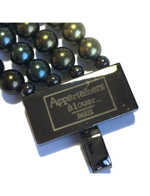 Collier APPARTEMENT A LOUER perles et pendentif noir et bronze