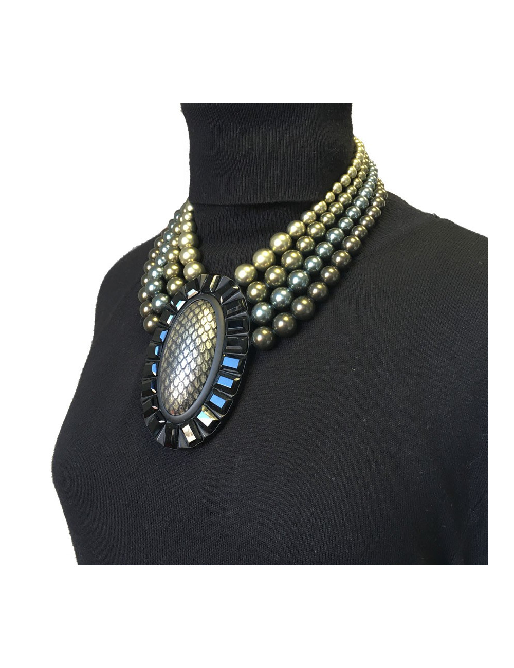 Collier APPARTEMENT A LOUER perles et pendentif noir et bronze