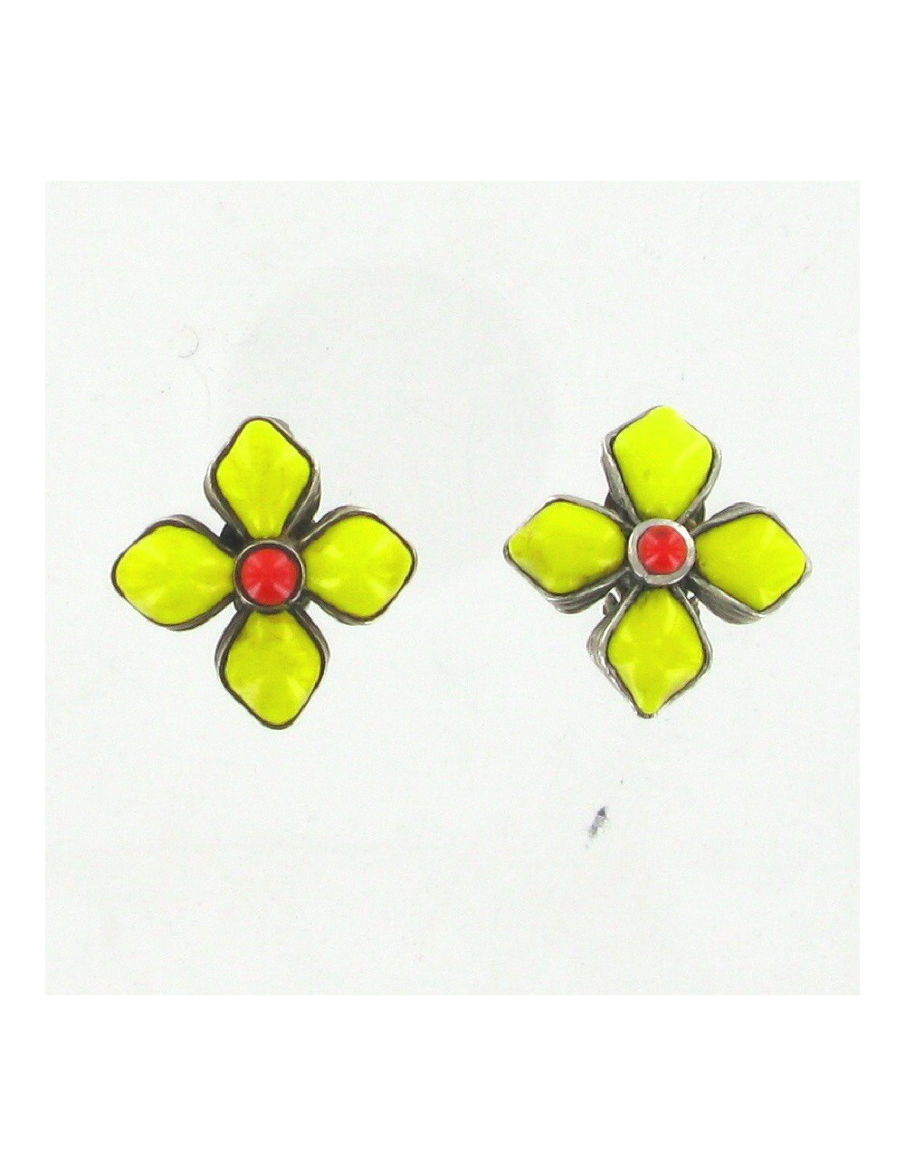 Clips fleurs vintage CHANEL en pâte de verre