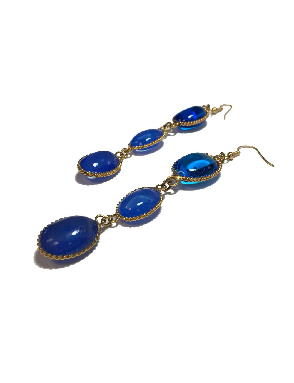 Boucles d'oreille clous pendants  MARGUERITE DE VALOIS en pâte de verre bleue