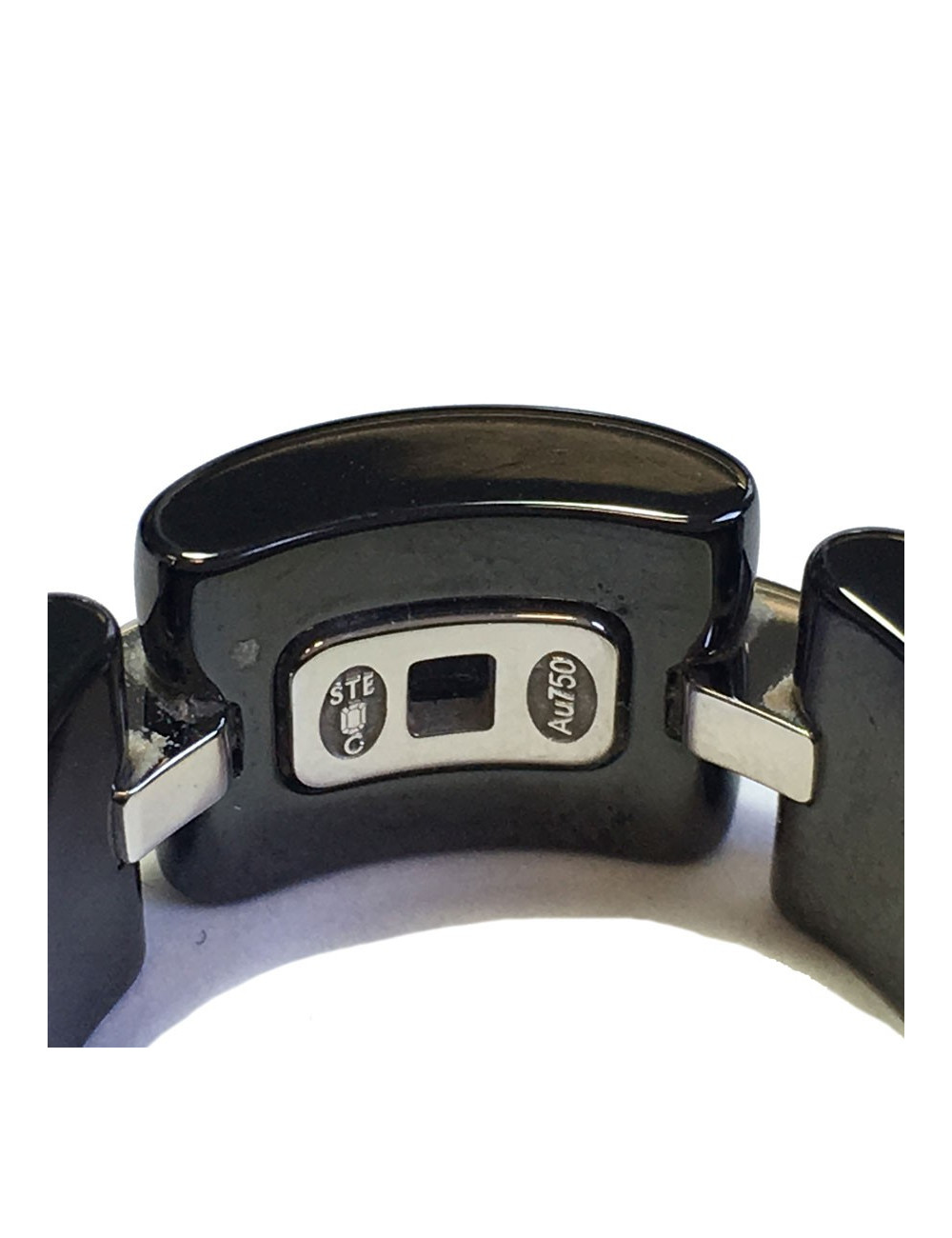 Bague "Ultra" CHANEL en céramique noire et diamants T58