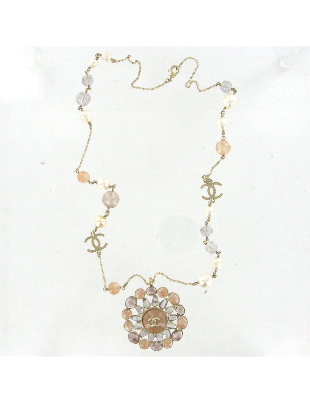 Sautoir CHANEL perles multicolores et bijou