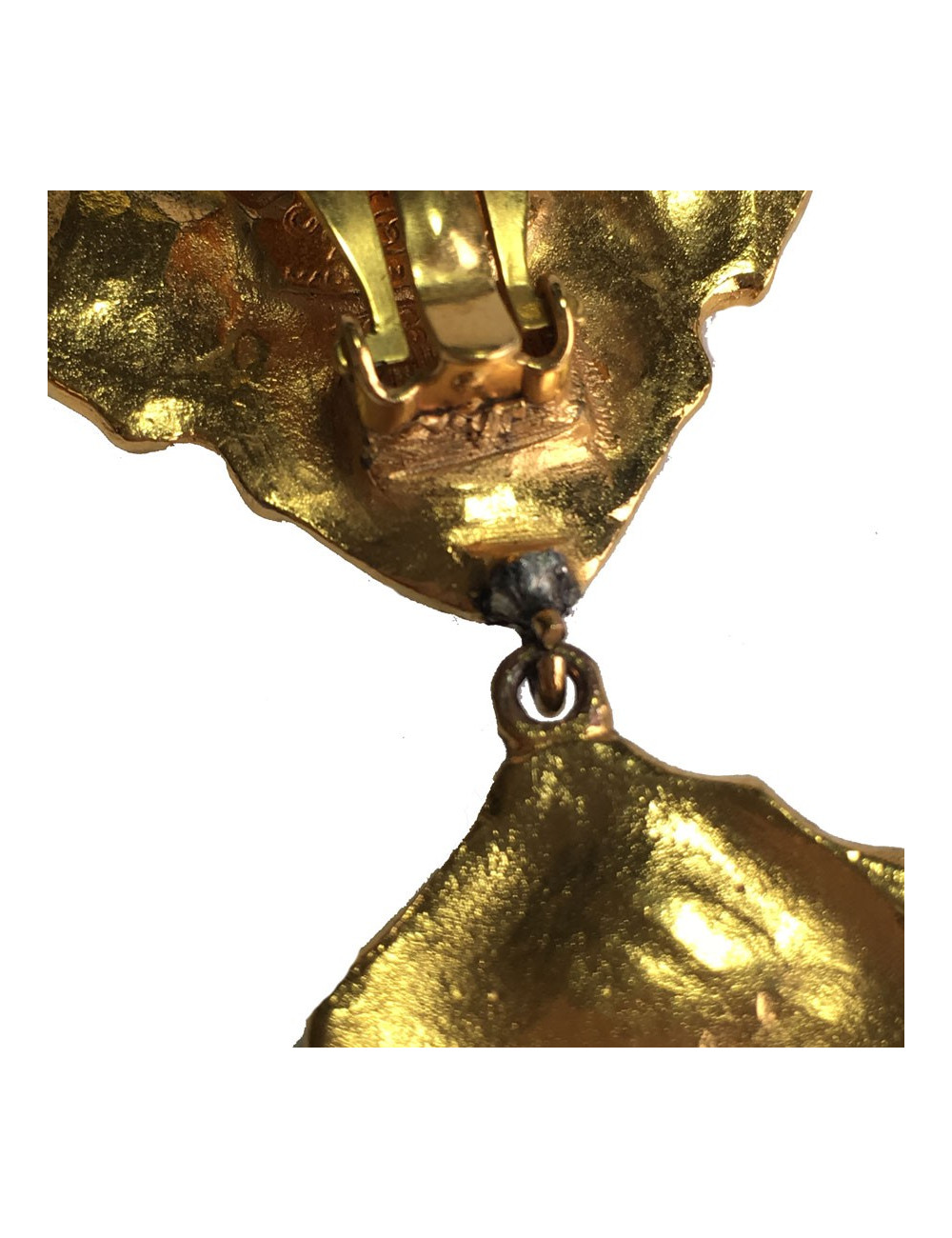 CHANEL vintage pendant earrings in gold-plated metal and pearls