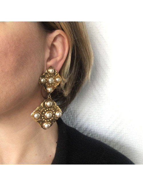 CHANEL vintage pendant earrings in gold-plated metal and pearls
