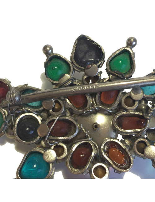 Broche couture CHANEL en pâte de verre Vintage