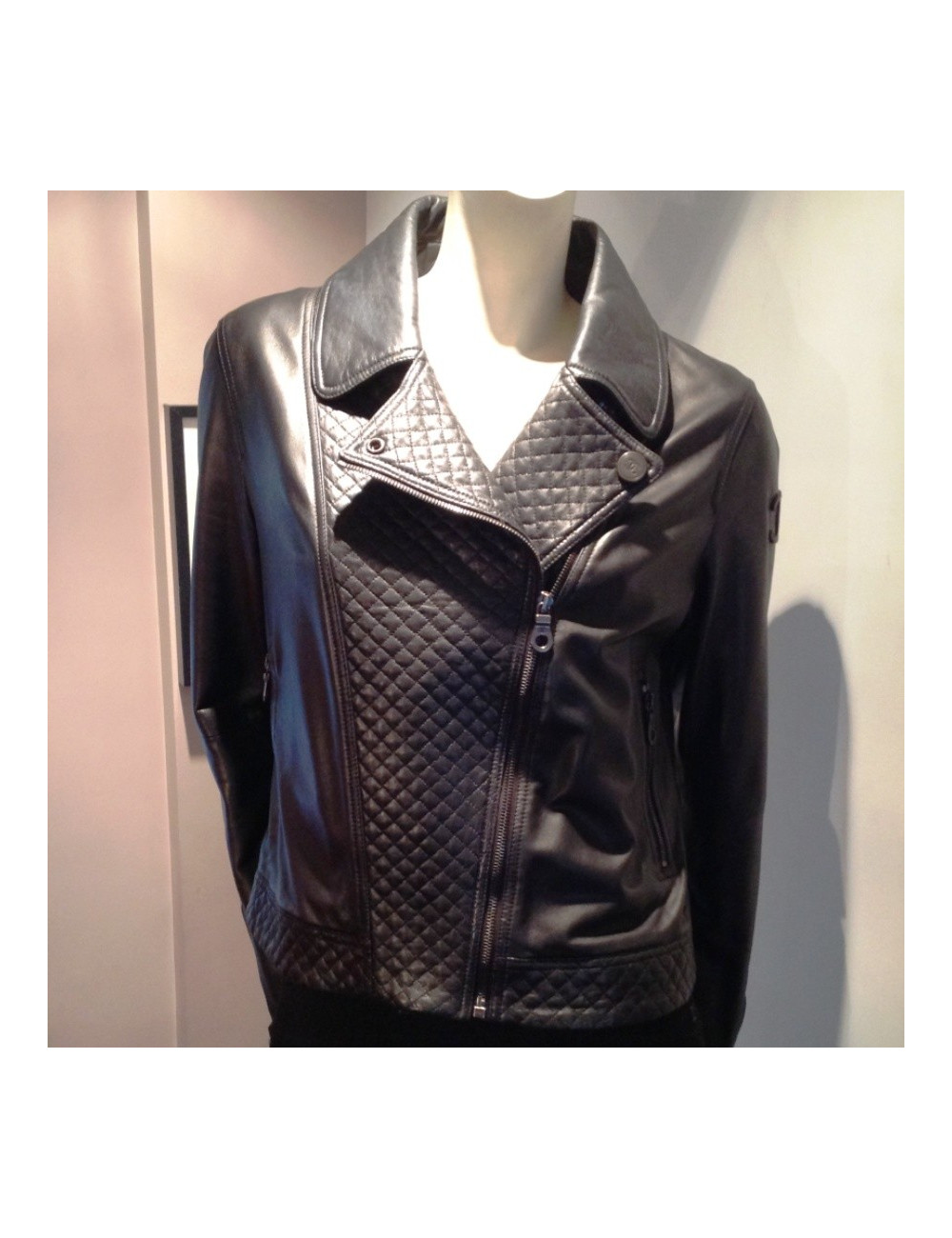 Perfecto CHANEL cuir et cuir matelassé noir