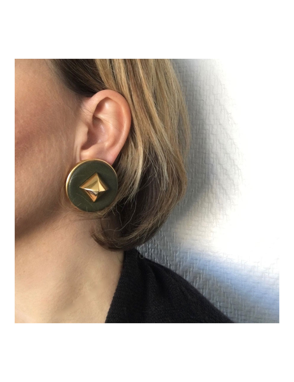 HERMES Medor vintage khaki leather and gilded metal clips earrings