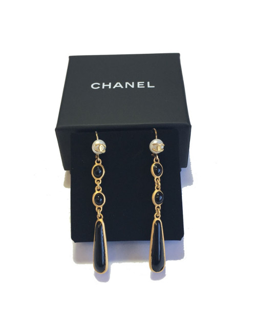 CHANEL pendant studs in gilded metal, black glass paste and pearl 