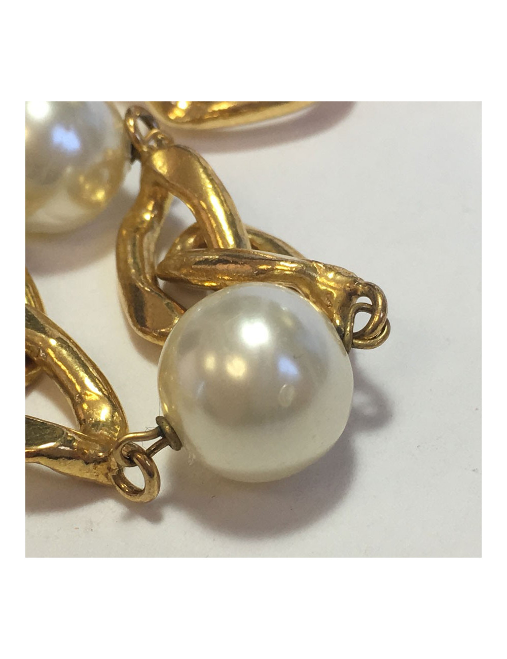 Ceinture  sautoir CHANEL vintage en perles nacrées et métal doré