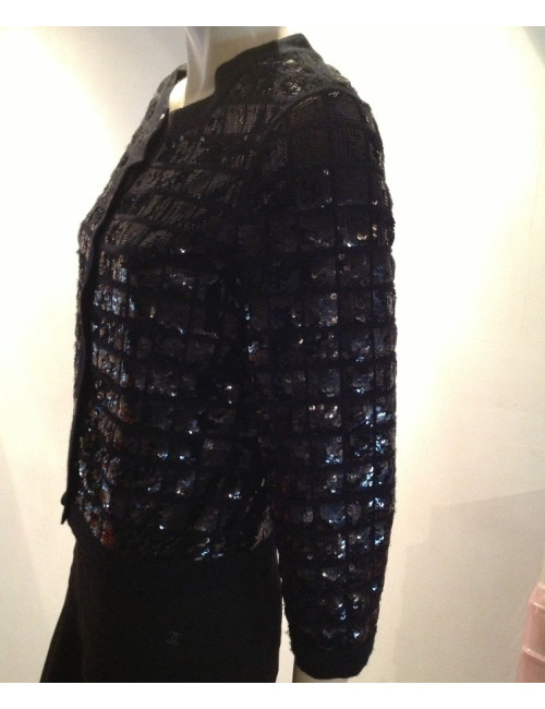 Gilet CHANEL en cachemire brodé de sequins noirs
