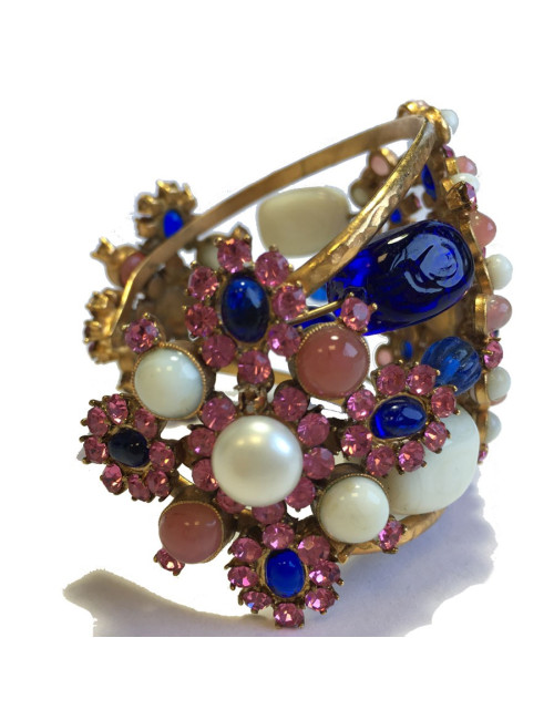 Manchette MARGUERITE de VALOIS byzantine en métal doré, pâte de verre, strass et perle nacrée