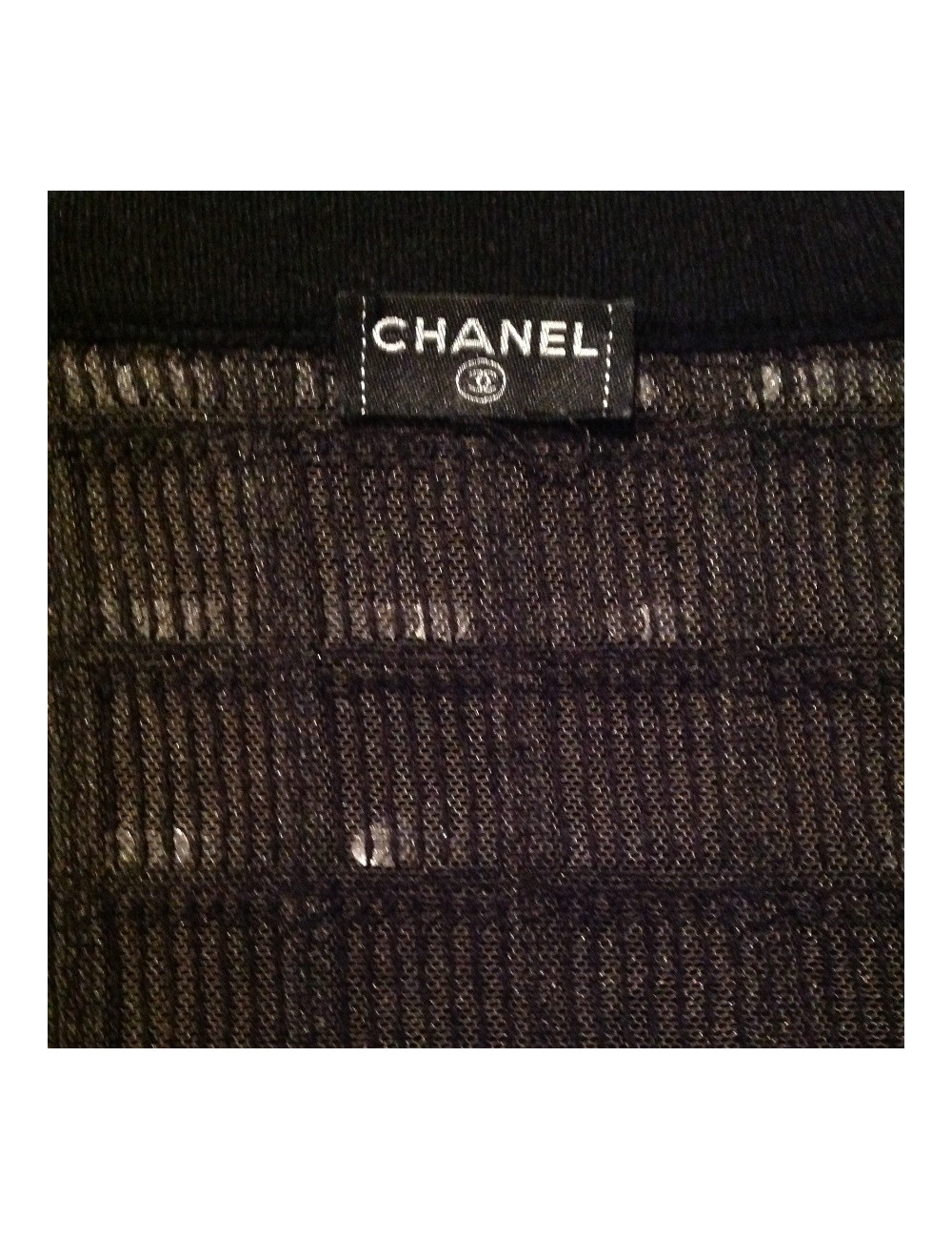 Gilet CHANEL en cachemire brodé de sequins noirs