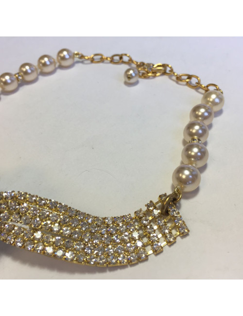 Collier ras de cou MARGUERITE de VALOIS fleur bleu saphir clair, strass et perles nacrées