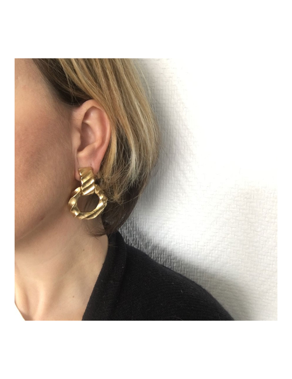 GIVENCHY clip-on earrings in matte gilded metal