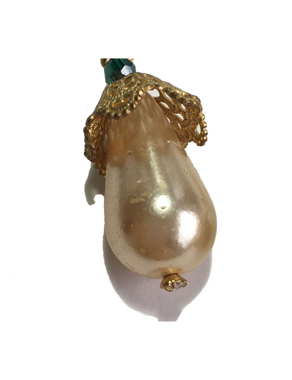 Boucles d'oreille clous MARGUERITE DE VALOIS en pâte de verre nacrée