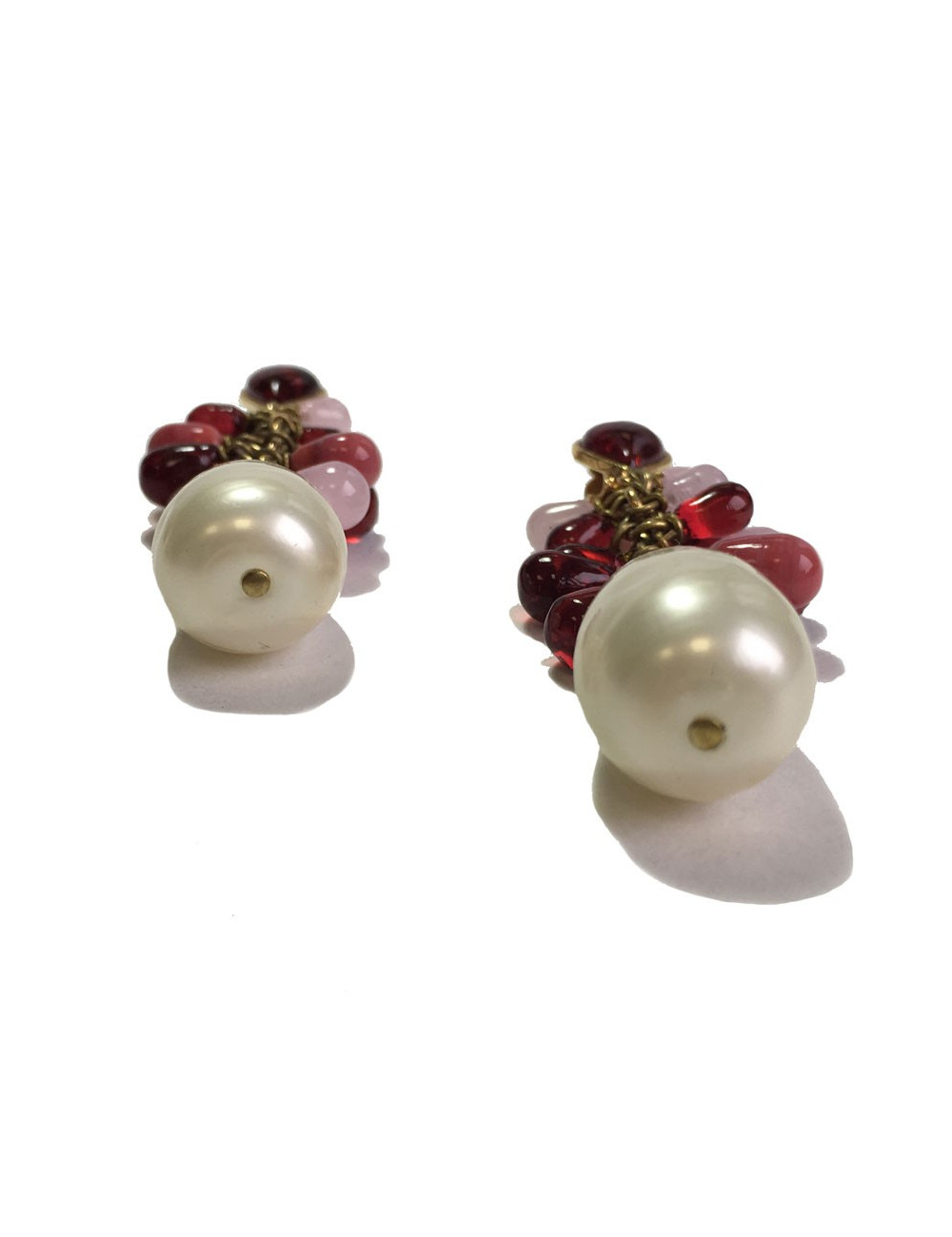Boucles d'oreille clips Couture Marguerite de Valois en pâte de verre rose, rouge et nacrée