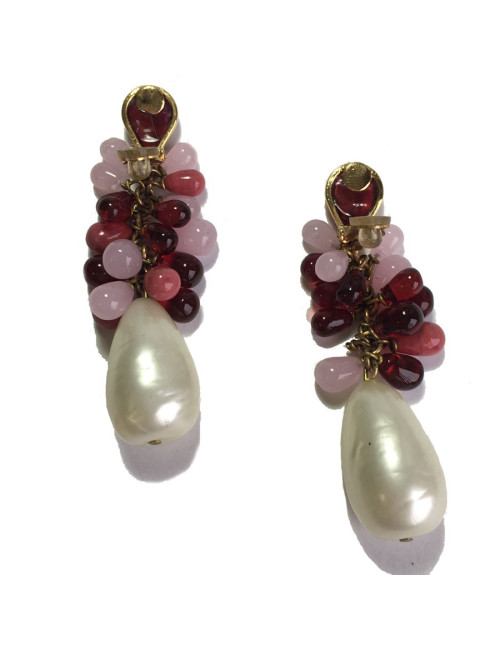 Marguerite de Valois clip-on earrings in gold plated metal and red and pink molten glass