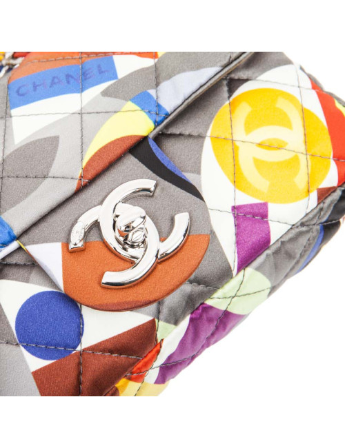 Sac CHANEL en soie motifs géométriques multicolores