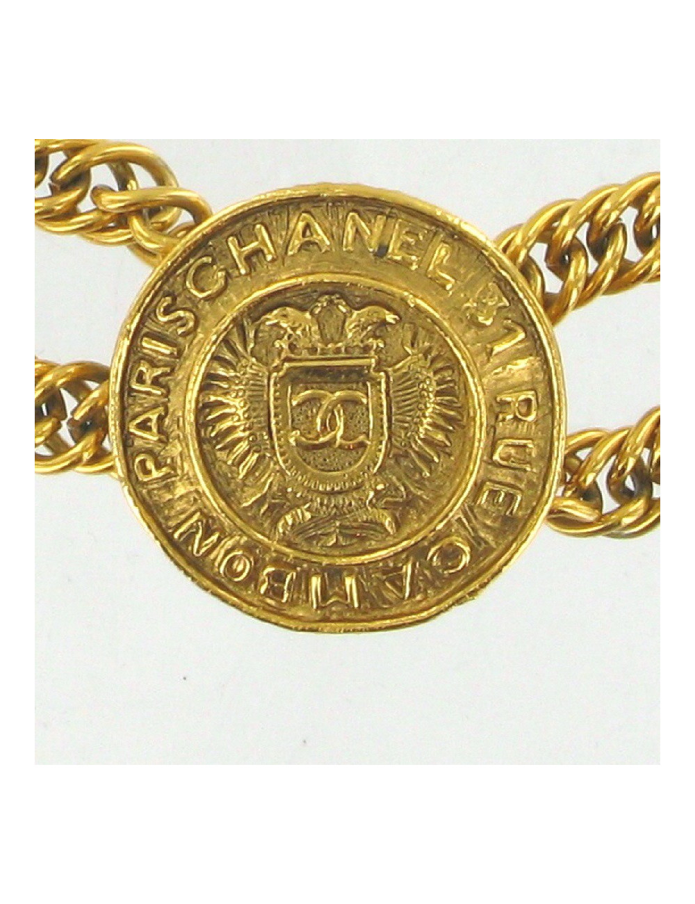 Collier CHANEL vintage médaillon rue Cambon