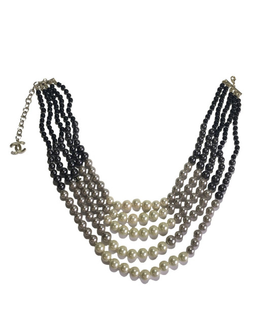 Collier 5 rangs CHANEL en perles nacrées beige, gris, anthracite et noir