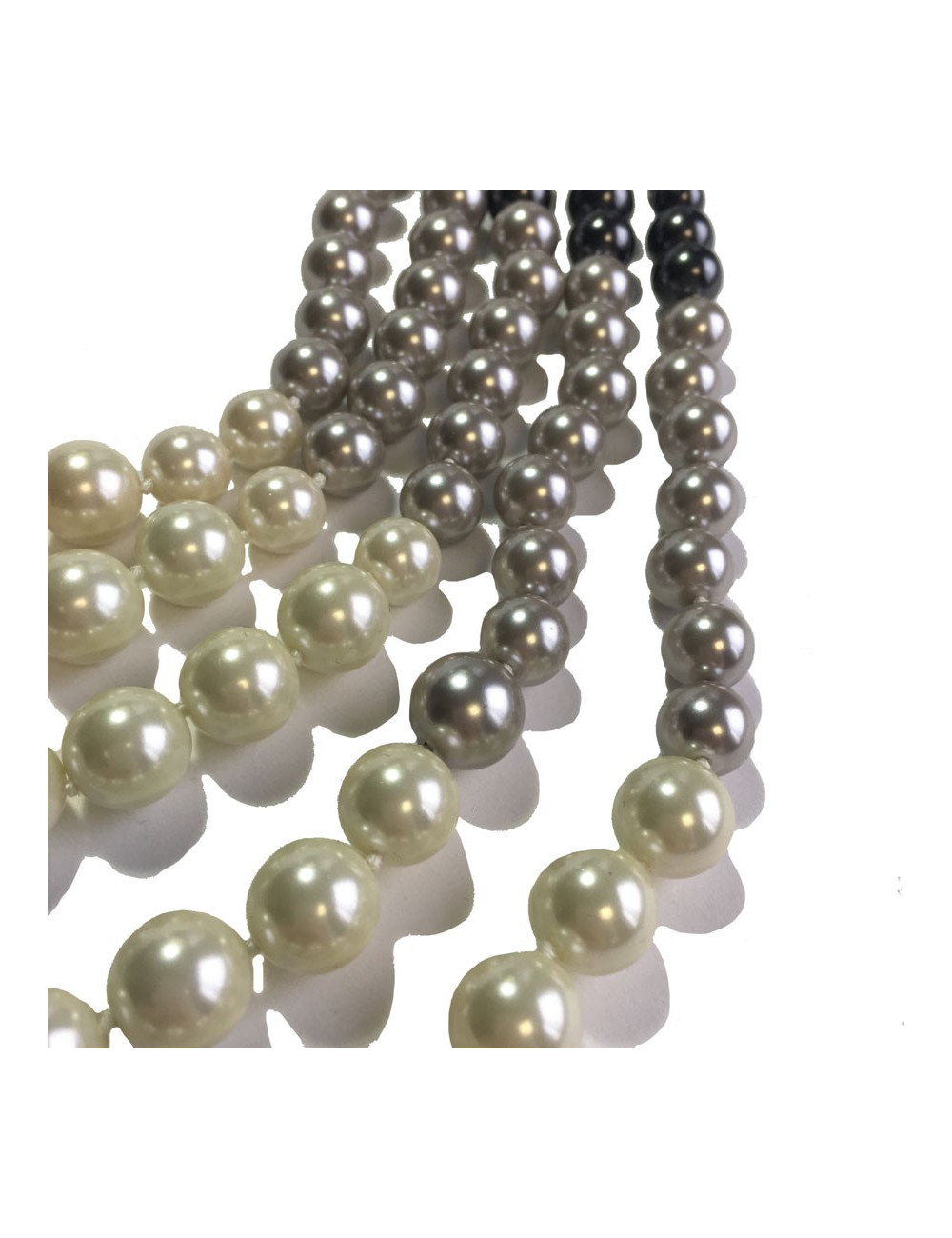 Collier 5 rangs CHANEL en perles nacrées beige, gris, anthracite et noir