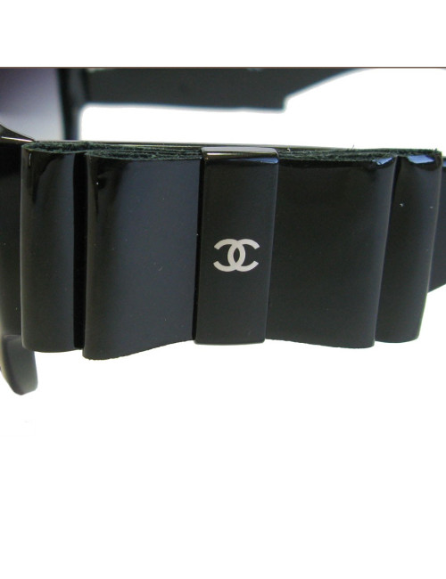Lunettes de soleil CHANEL noires