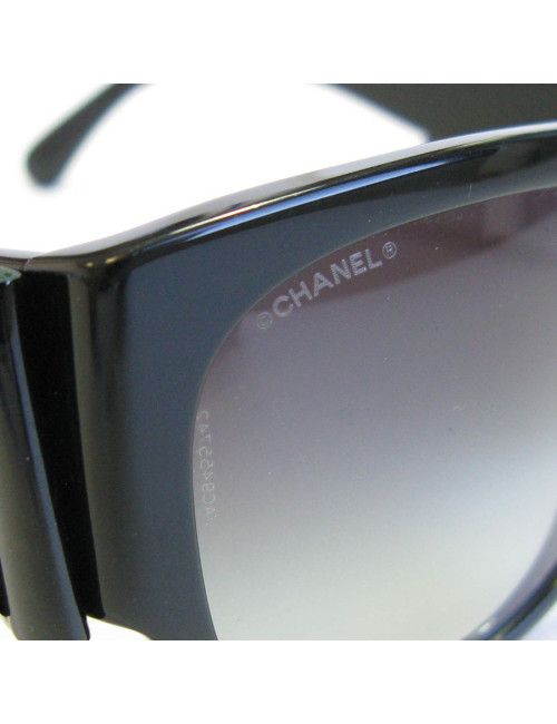 Lunettes de soleil CHANEL noires