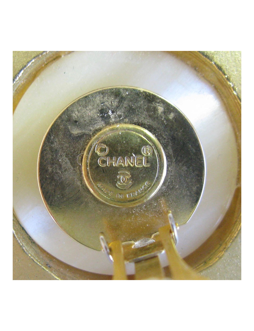  CHANEL vintage clip-on earrings in gilded metal, pearls 