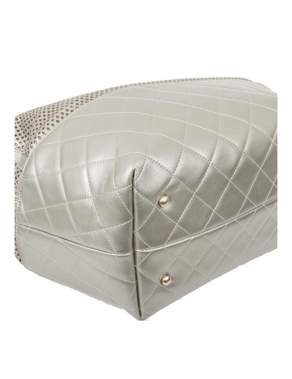 CHANEL quilted and perforated leather bag