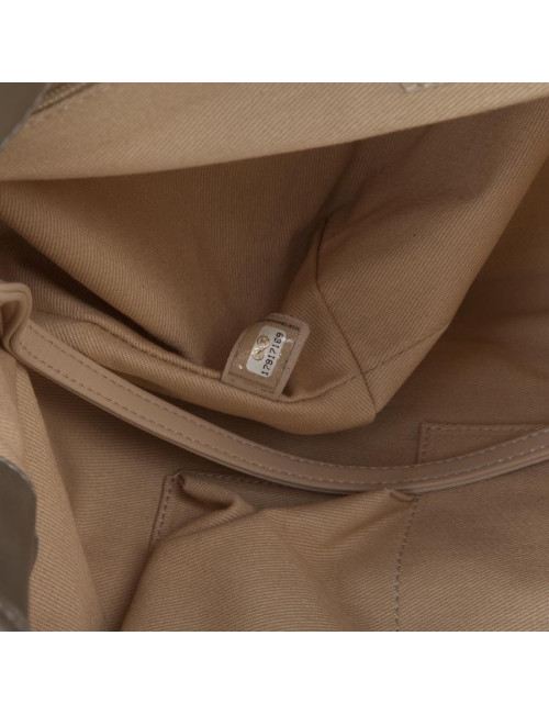 Sac CHANEL cuir matelassé et perforé