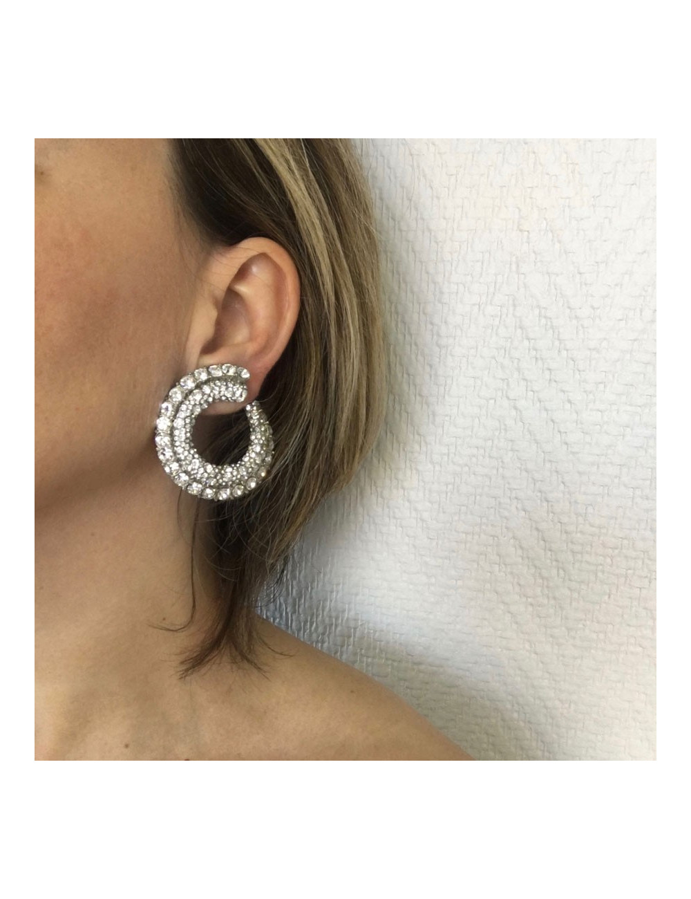 Boucles d'oreille clips en métal argenté et strass