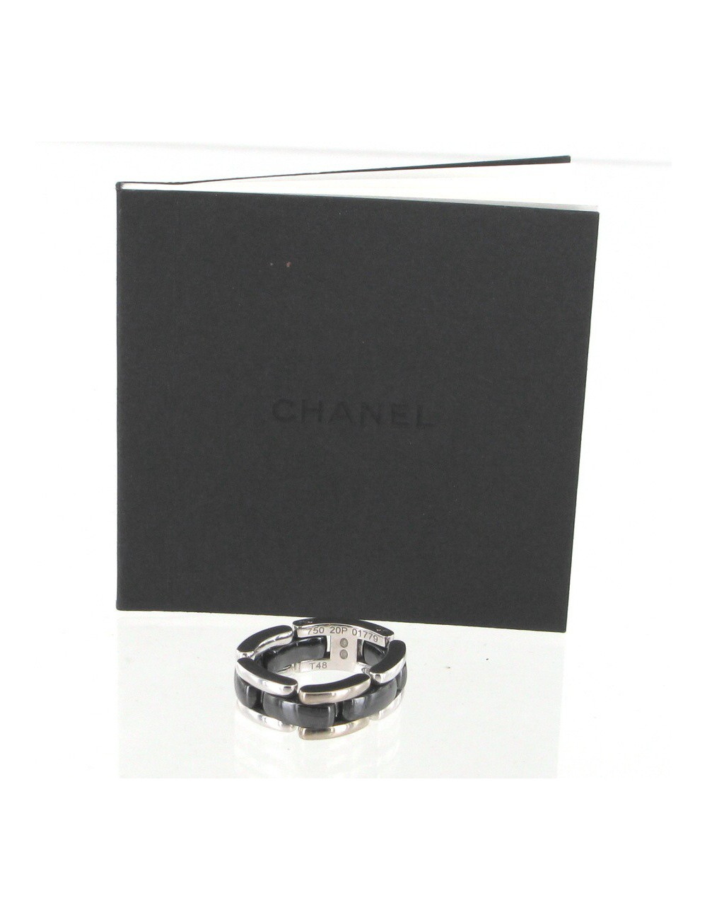 Bague CHANEL Ultra en or blanc et céramique noire