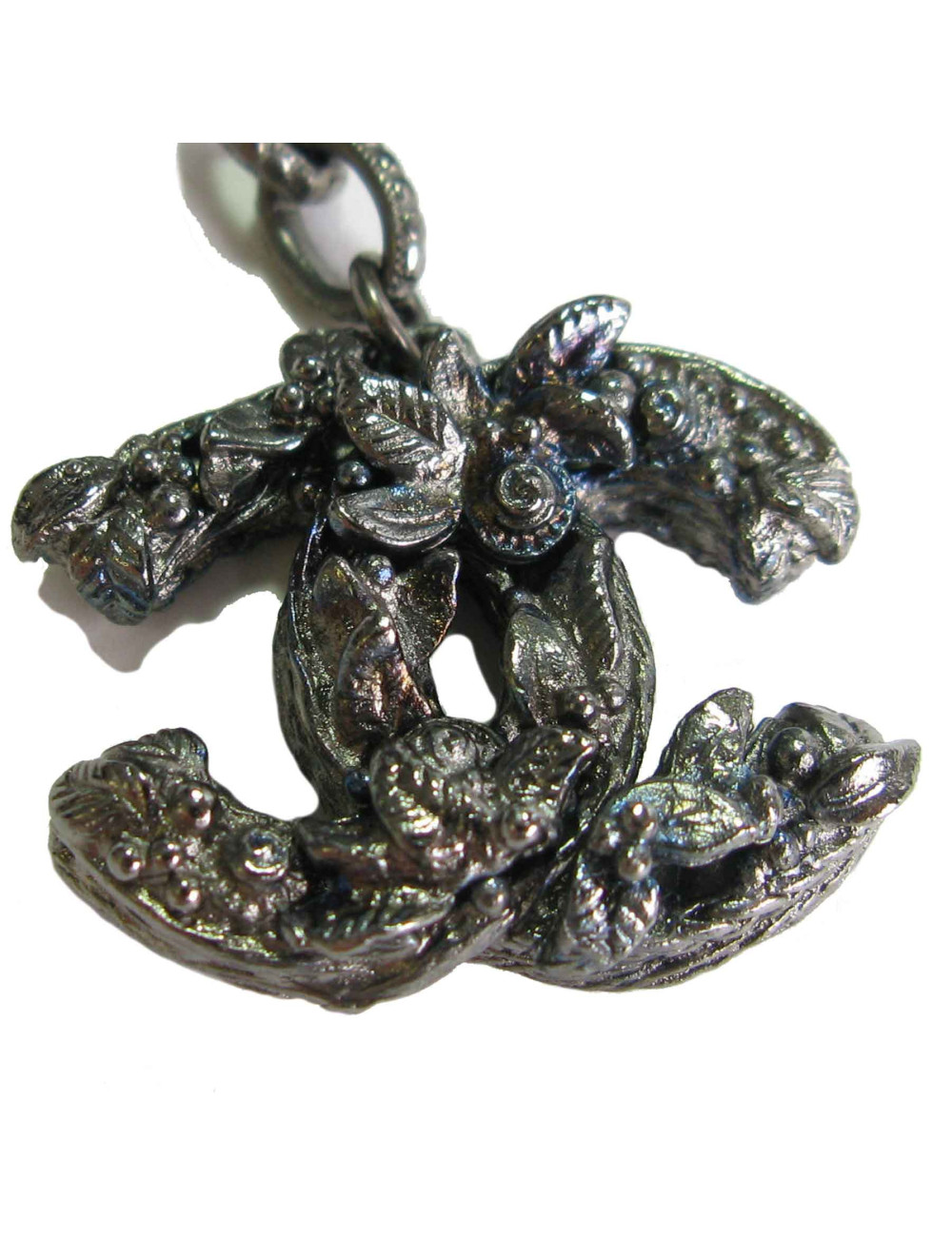 Bracelet CHANEL sur broche croix argent vieilli 