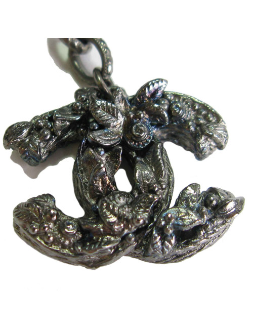 Bracelet CHANEL sur broche croix argent vieilli 