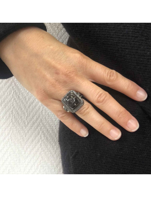 MANQUE PERLE Bague CHANEL T52 en ruthénium et résine noire